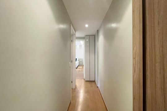 Corredor de apartamento à venda com 2 quartos, 77m² em Vila da Serra, Nova Lima