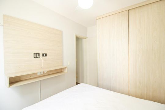 Quarto 1 de apartamento para alugar com 2 quartos, 50m² em Vila Anastácio, São Paulo