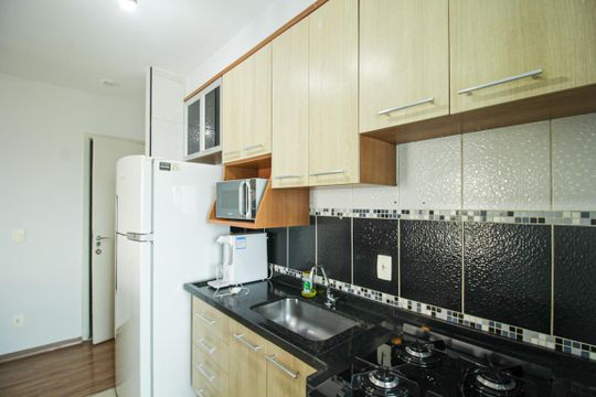 Cozinha de apartamento para alugar com 2 quartos, 50m² em Vila Anastácio, São Paulo
