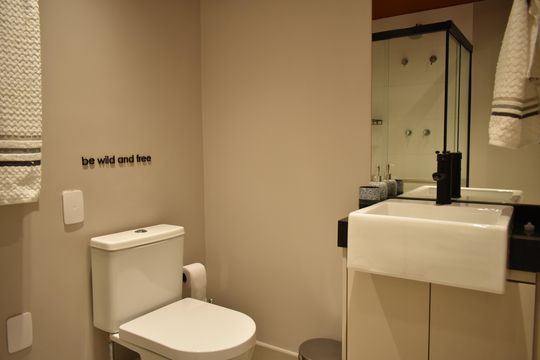 Studio Banheiro de kitnet/studio para alugar com 0 quarto, 28m² em Vila da Saúde, São Paulo
