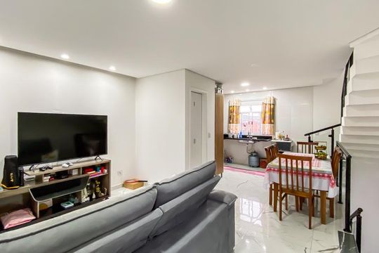 Casa à venda com 2 quartos, 107m² em Vila Nhocuné, São Paulo