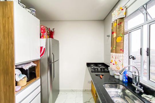 Cozinha  de casa à venda com 2 quartos, 107m² em Vila Nhocuné, São Paulo