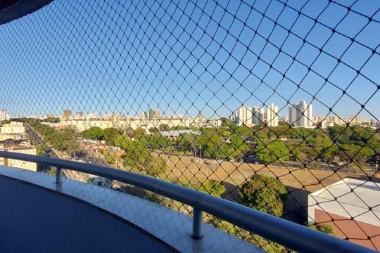 Apartamento para alugar com 3 quartos, 210m² em Santa Mônica, Uberlândia