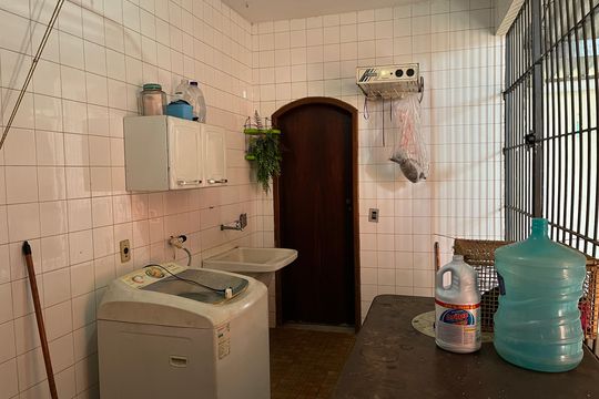 Casa de Condomínio para alugar com 4 quartos, 600m² em Vargem Pequena, Rio de Janeiro