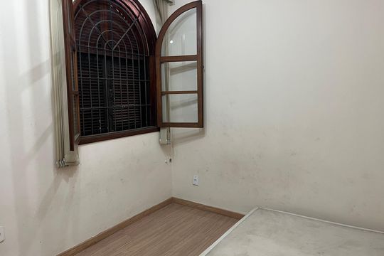 Casa de Condomínio para alugar com 4 quartos, 600m² em Vargem Pequena, Rio de Janeiro