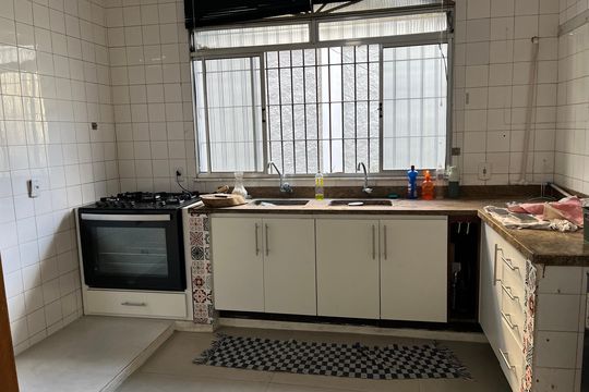 Casa de Condomínio para alugar com 4 quartos, 600m² em Vargem Pequena, Rio de Janeiro