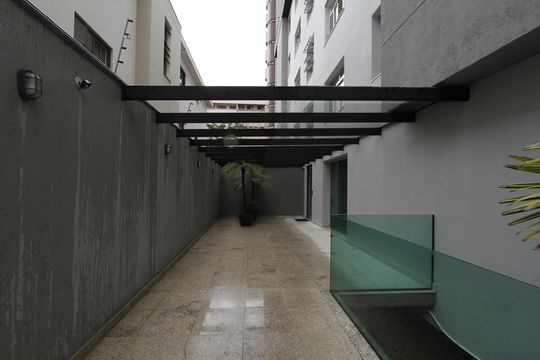 Entrada de apartamento à venda com 3 quartos, 86m² em Serra, Belo Horizonte