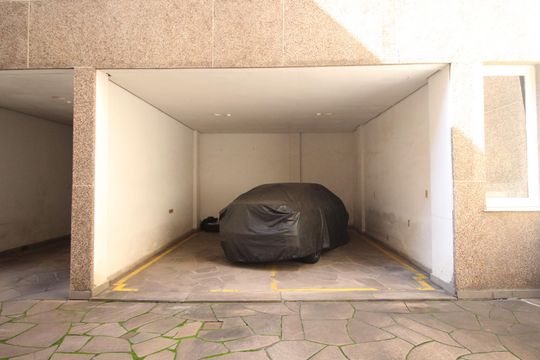 Garagem de apartamento à venda com 3 quartos, 296m² em Auxiliadora, Porto Alegre