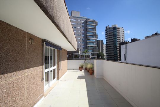 Terraço de apartamento à venda com 3 quartos, 296m² em Auxiliadora, Porto Alegre