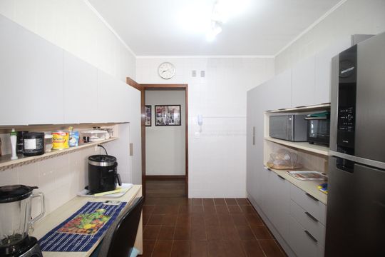 Cozinha de apartamento à venda com 3 quartos, 296m² em Auxiliadora, Porto Alegre