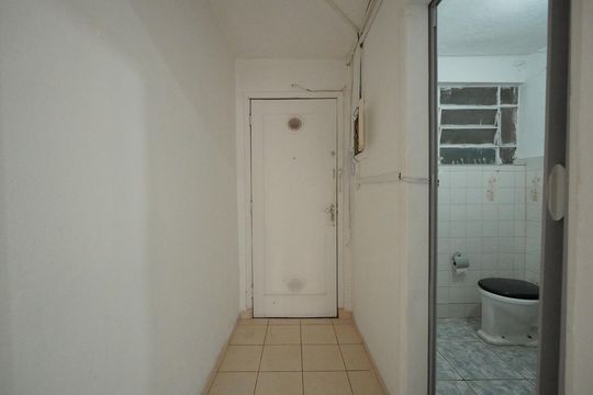 Entrada de kitnet/studio para alugar com 1 quarto, 35m² em Liberdade, São Paulo