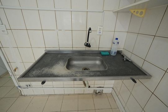Cozinha de kitnet/studio para alugar com 1 quarto, 35m² em Liberdade, São Paulo
