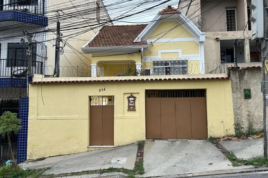 Fachada de casa à venda com 2 quartos, 105m² em Todos Os Santos, Rio de Janeiro