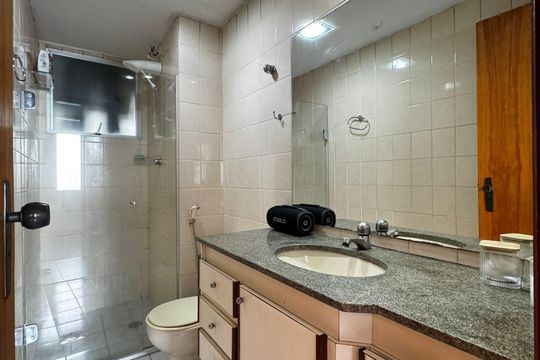 banheiro 1 de apartamento à venda com 3 quartos, 94m² em Buritis, Belo Horizonte