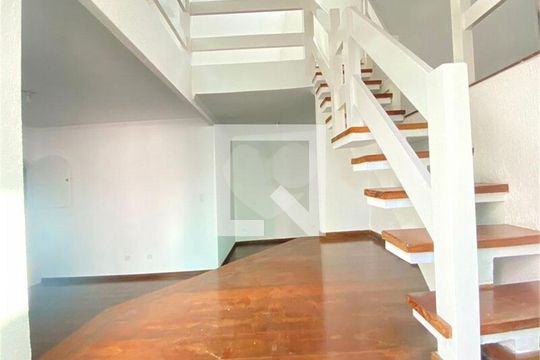 Casa para alugar com 3 quartos, 373m² em Parque Terra Nova, São Bernardo do Campo