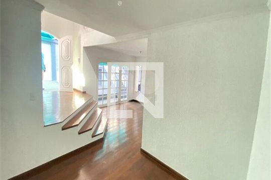Casa para alugar com 3 quartos, 373m² em Parque Terra Nova, São Bernardo do Campo