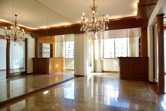 Apartamento para alugar com 6 quartos, 370m² em Lourdes, Belo Horizonte