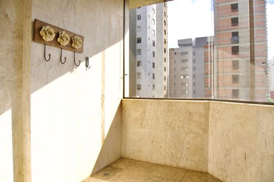 Suíte 2 - Varanda de apartamento para alugar com 6 quartos, 370m² em Lourdes, Belo Horizonte