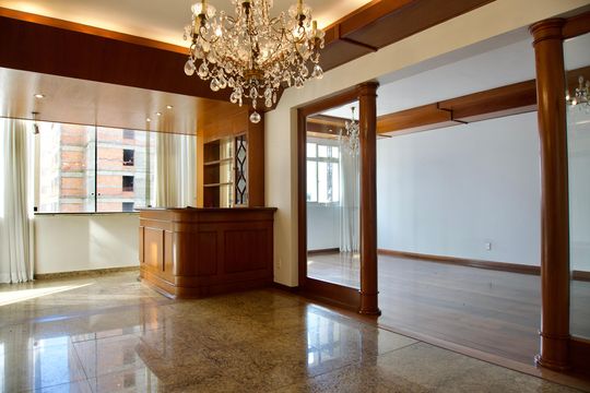 Sala de apartamento para alugar com 6 quartos, 370m² em Lourdes, Belo Horizonte