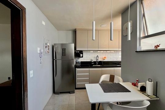 Cozinha de apartamento à venda com 3 quartos, 110m² em Copacabana, Rio de Janeiro