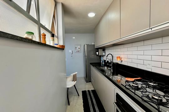 Cozinha de apartamento à venda com 3 quartos, 110m² em Copacabana, Rio de Janeiro