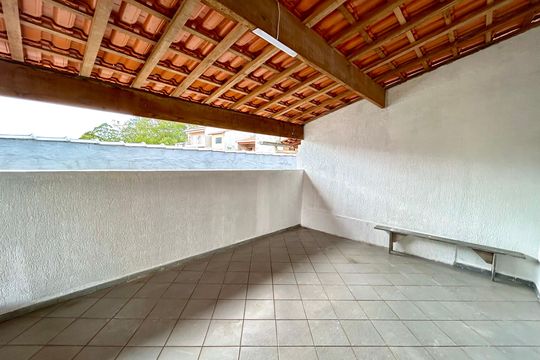 Quintal de casa para alugar com 2 quartos, 120m² em Jardim Adriana, Guarulhos