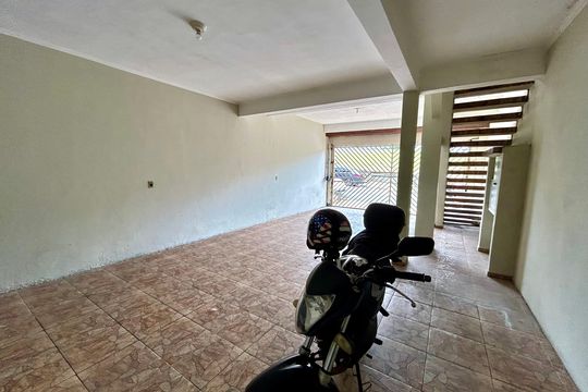 Garagem de casa para alugar com 2 quartos, 120m² em Jardim Adriana, Guarulhos