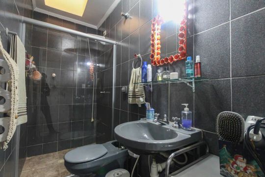 Banheiro da Suíte 1 de casa à venda com 2 quartos, 170m² em Vila Alpina, São Paulo