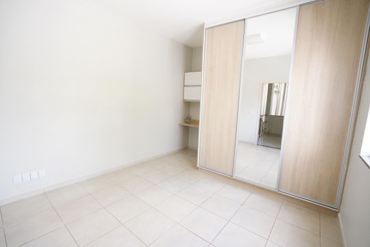Casa de Condomínio para alugar com 3 quartos, 470m² em Condomínio do Lago 1ª Etapa, Goiânia