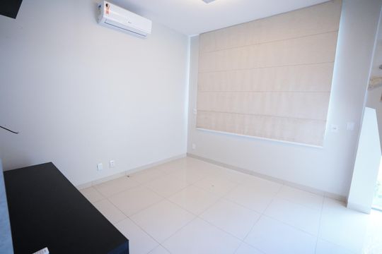 Casa de Condomínio para alugar com 3 quartos, 470m² em Condomínio do Lago 1ª Etapa, Goiânia