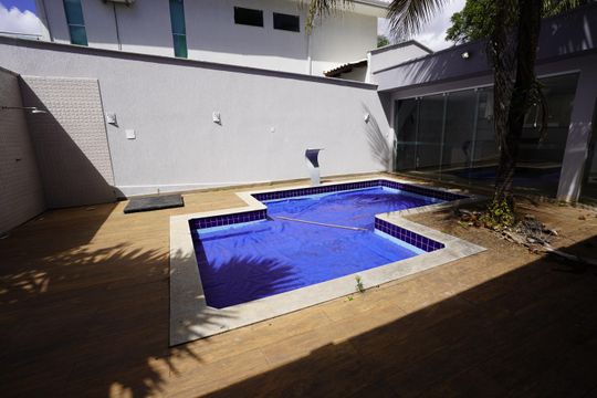 Casa de Condomínio para alugar com 3 quartos, 470m² em Condomínio do Lago 1ª Etapa, Goiânia