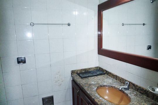 Banheiro de apartamento à venda com 2 quartos, 70m² em Olaria, Rio de Janeiro