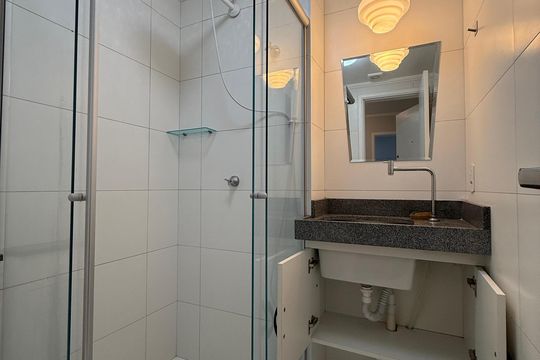 Banheiro social de apartamento à venda com 1 quarto, 26m² em Vila Buarque, São Paulo