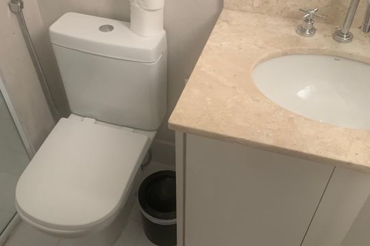 Banheiro de apartamento à venda com 1 quarto, 65m² em Cidade Monções, São Paulo