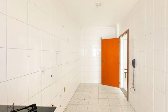 Cozinha de apartamento para alugar com 2 quartos, 63m² em Praia Comprida, São José
