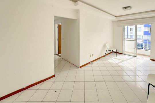 Apartamento para alugar com 2 quartos, 63m² em Praia Comprida, São José