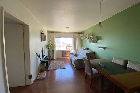 Sala de apartamento à venda com 2 quartos, 68m² em Centro Histórico, Porto Alegre