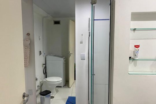 Banheiro de apartamento à venda com 2 quartos, 68m² em Centro Histórico, Porto Alegre