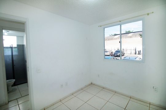 Quarto 1 de apartamento para alugar com 2 quartos, 50m² em Parque Colúmbia, Rio de Janeiro