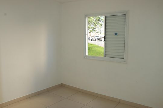 Quarto 2 de apartamento para alugar com 2 quartos, 48m² em Jardim Arco-iris, Cotia