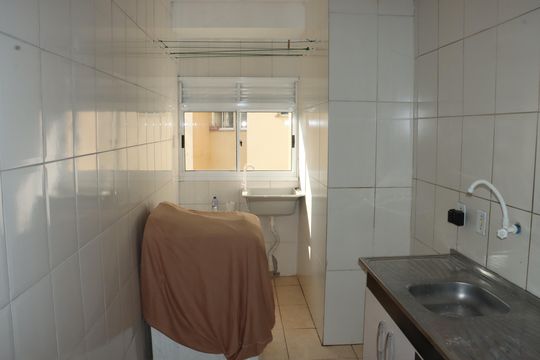 Área de serviço de apartamento para alugar com 2 quartos, 48m² em Jardim Arco-iris, Cotia