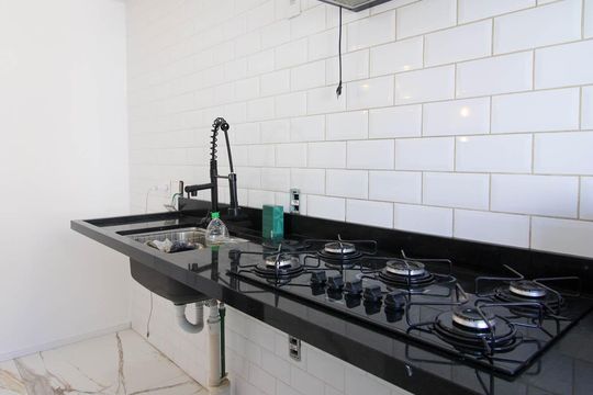 Cozinha  de apartamento à venda com 2 quartos, 46m² em Vila Plana, São Paulo