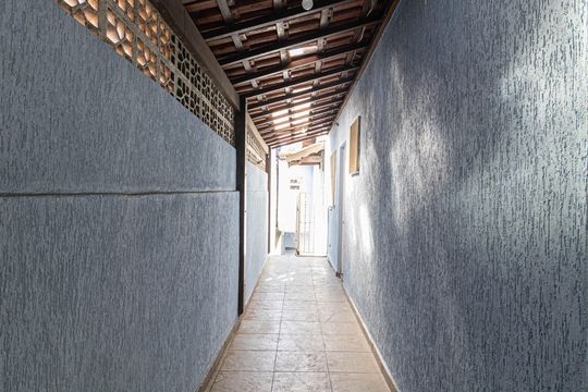 Corredor de casa para alugar com 3 quartos, 202m² em Vila Nova Curuca, São Paulo