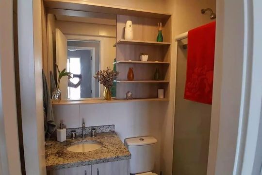 Banheiro de apartamento à venda com 2 quartos, 65m² em Barra Funda, São Paulo