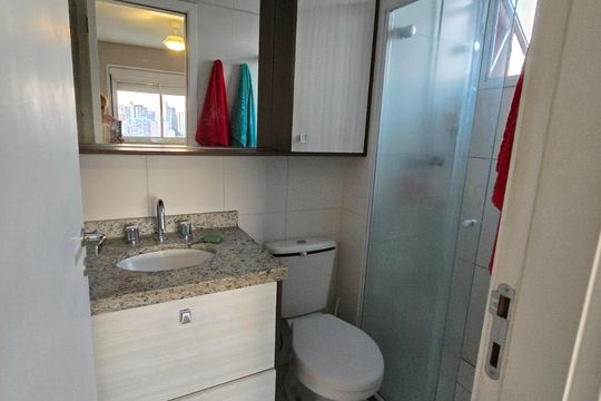 Banheiro de apartamento à venda com 2 quartos, 65m² em Barra Funda, São Paulo