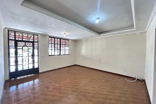 Casa para alugar com 3 quartos, 220m² em Acaiaca, Belo Horizonte