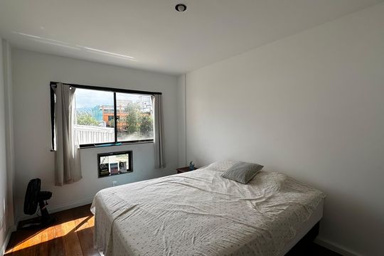 Quarto 2 de apartamento à venda com 2 quartos, 86m² em Rec dos Bandeirante, Rio de Janeiro