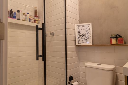 Banheiro de apartamento à venda com 2 quartos, 43m² em Jardim Ipaussurama, Campinas