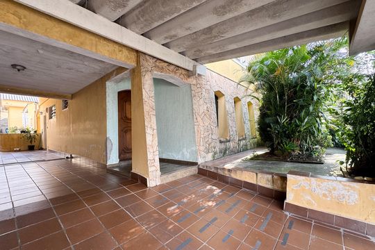 Garagem de casa à venda com 5 quartos, 343m² em Nova Petrópolis, São Bernardo do Campo