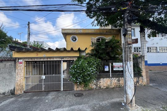 Fachada de casa à venda com 5 quartos, 343m² em Nova Petrópolis, São Bernardo do Campo